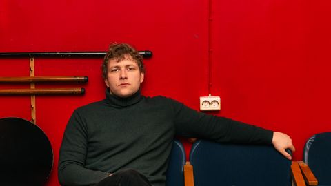 USUTLUS ⟩ Teatriauhindadel topelt nomineeritud Nils Mattias Steinberg: Ma veel ootan tunnet, et mul hakkab näitlemine välja tulema