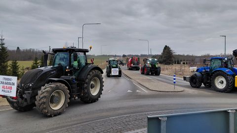 GALERII JA VIDEOD ⟩ Põllumeeste protest tõi nii Tartu kui Jõgeva tänavatele üle poolesaja traktori
