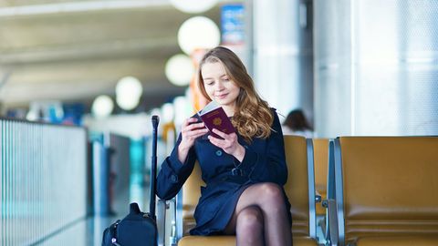 KAS TEADSID? ⟩ Just sel põhjusel ei tohi passipildil naeratada