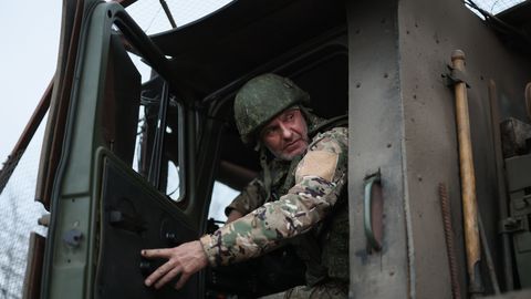 «Nad ei mäletanud, kuidas sinna sattusid.» Venemaa värbab rindele alkohoolikuid