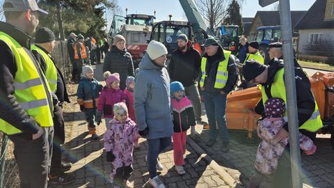 GALERII JA VIDEO ⟩ Räpina kandi põllumehed panustasid lastele