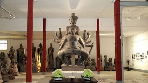 Kambodža esitles 10 000 killust taastatud iidset Šiva kuju