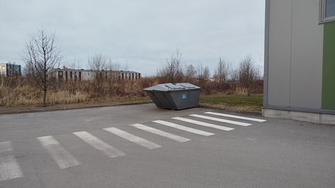 FOTOD JA VIDEO ⟩ Kentsakas ülekäigurada pakkus tartlastele nalja: kilplased on tegutsenud!