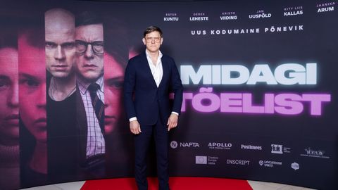 FOTO ⟩ Jan Uuspõlluga käsikäes filmiesilinastusele saabunud Liisel Nelis: vaatan teda ikka pigem potentsiaalse boyfriend’i kui sõbrana!
