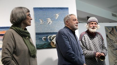 GALERII ⟩ Koidula koolist lendu läinud vaatavad näitusel tagasi oma eluteele