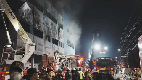 TRAGÖÖDIA ⟩ Lõuna-Korea autotehases jäi tulle vähemalt 14 töölist