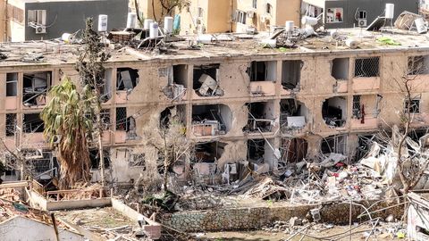 FOTOD ⟩ Iraani raketirünnakute tagajärjed Iisraeli tuumarajatise lähedal
