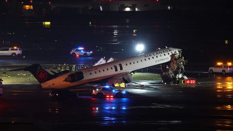 Kokkupõrge peatas lennuliikluse New Yorgi LaGuardia lennuväljal
