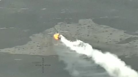 VIDEO ⟩ Ajalooline tabamus: Ukraina droon hävitas soomustatud Vene Ka-52 ründekopteri
