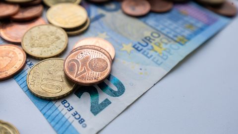 Mäng vanade kinkekaartidega tõi kauplejale 400-eurose arve