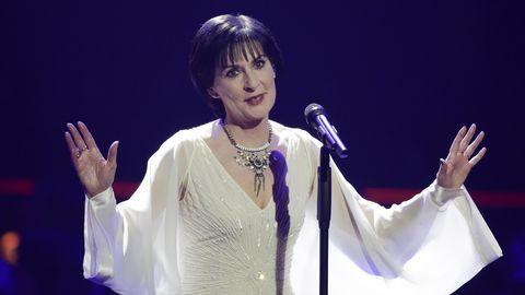 MAAILMA KUULSAIM ERAK ⟩ Enya salapärane argipäev lossimüüride vahel