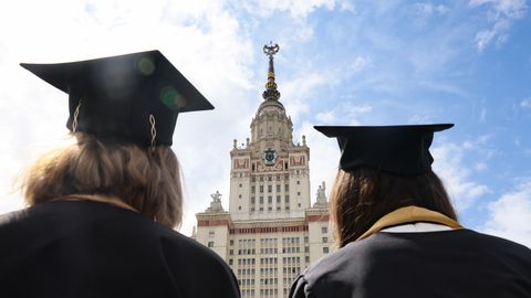 Kreml meelitab õpingutega kimpus tudengeid rindele kahurilihaks
