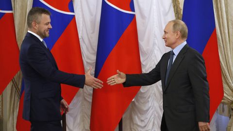 ÜLEVAADE ⟩ Ungari ajakirjanik: Szijjártó nurus slovakile Moskva-kutset