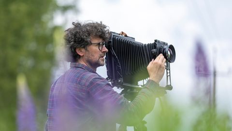 FOTORAAMAT ⟩ Itaalia fotograaf võttis Johannes Pääsukese eeskujul ette Setomaa retke