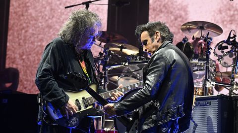 The Cure tegi valiku: me tahame neid Eesti tähti külalisesinejateks!