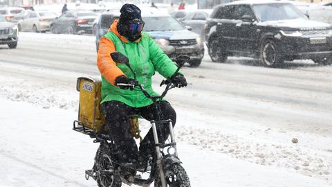 Läti tänavatel keelatakse rendimopeedid