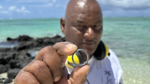 WSJ: See mees leiab su abielusõrmuse kust iganes. Isegi ookeanist