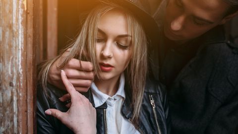 Peaaegu pooled 16–18-aastased on kogenud seksuaalset väärkohtlemist