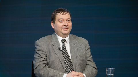 PEETER ESPAK ⟩ Eestile on vaja presidenti, kes julgeks otse välja öelda, et «loll on loll»