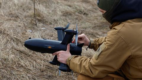 JAAK TARIEN ⟩ Kas oleme valmis panema 5000 inimest droone tõrjuma?