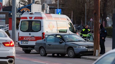 FOTOD ⟩ Pärnu maanteel juhtus raske liiklusõnnetus