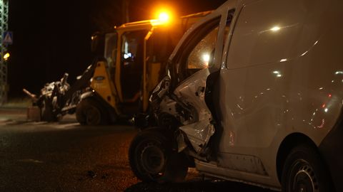 FOTOD JA VIDEO ⟩ Tallinnas Tähetorni ristmikul põrkasid kokku auto ja kommunaalhooldusmasin