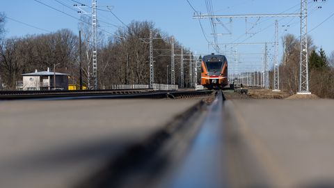 KUKU ⟩ Kes jalutab, kes pildistab: raudteeohutuse rikkuja peab arvestama kopsaka trahviga