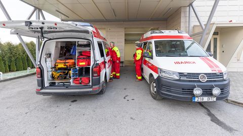 AHTI KALLIKORM ⟩ Riik võtab tööle uued hästitasustatud eluvormid. Aga uppuja päästab end ikka ise