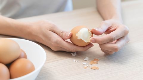 Kaval nipp! Nii tehes muutub munade koorimine imelihtsaks