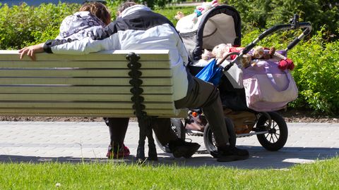 Rahvastikuteadlased: noorte suurem vanemahüvitis võib sündimust suurendada