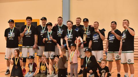 GALERII ⟩ Erakordselt põnev hooaeg: mullune meister kaitses Paikuse korvpalliliigas tiitlit