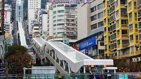 VIDEO ⟩ Hiinas pandi käima pöörane «taevatrepp» – see välieskalaator on päriselt nagu ühistransport