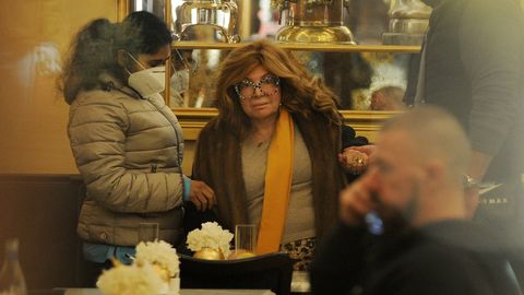 MOEMAJA VERINE MINEVIK ⟩ Ropprikka moemoguli mõrva planeerinud naine elab nüüd unistuste elu