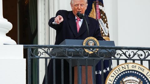 KOHUS SEKKUS ⟩ Trumpi ballisaali ehitusele tõmmati pidur