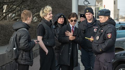 Venemaal surutakse maha internetiblokeeringute vastaseid proteste, on kümneid kinnipeetuid