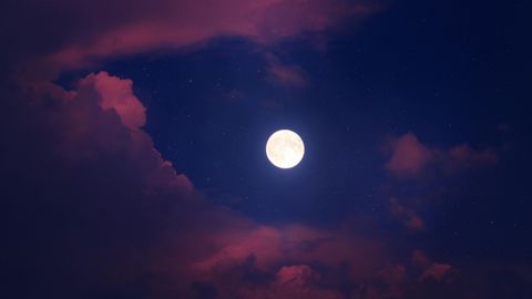 SODIAAGISOSINAD ⟩ Täiskuu toob muutuse suhete tasakaalu: emotsioonid võimenduvad