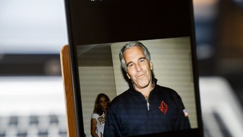 Jeffrey Epsteini vend murdis vaikuse: lahkamisaruandes peituvad kahtlased detailid