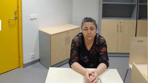 HOIDIS JUSTKUI PANTVANGIS ⟩ Moldova naine sundis teist isikut Pärnu tänavatel kerjama, karistuseks saab ta koju minna