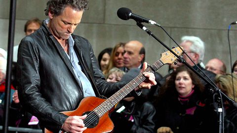 Fleetwood Maci kitarristi rünnati tänaval kahtlase ainega