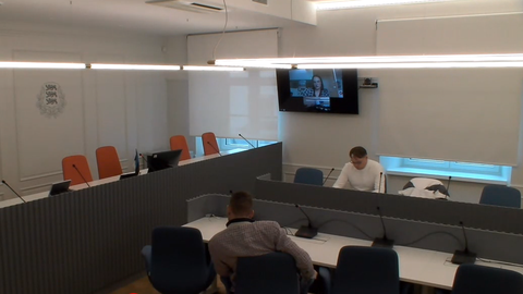 Fännipilti küsima läinud noor poiss sai rusikahoobi. Saaremaa TikToki-kuningal tuli taas kohtu ees seista