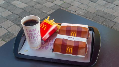 Suhkruga või suhkruta? Soomes tekitab McDonald’si ja Hesburgeri karastusjookide hinnaerisus pahameelt