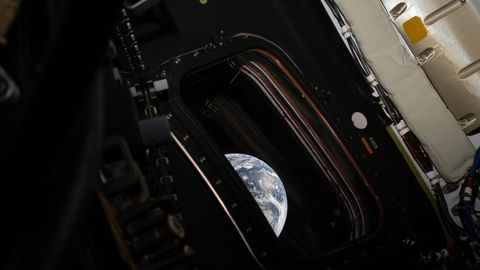 JÄLGI REAALAJAS ⟩ Mis on juhtunud Artemis II-ga teel Kuu poole?