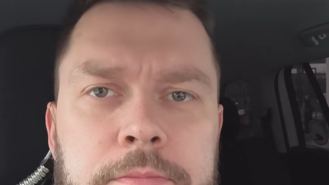 VIDEO ⟩ «Avalik liiklus ei ole koht, kus trikkidega mingisugust asja kasvatada!» Politsei brändisaadik Janno Tobi lajatas liiklushuligaanidele