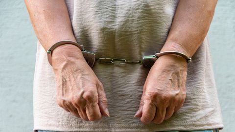 Viie lapselapse vanaema veetis pool aastat vangis, süütu naise elu hävitas üksainus tarkvaraviga