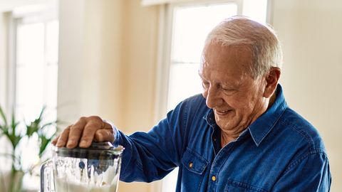 UURING ⟩ See üllatav kodune tegevus vähendab eakate dementsuse riski lausa 67 protsenti