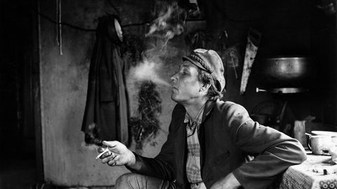 ARVUSTUS ⟩ Kodud, mis mäletavad: Inta Ruka valgustab Läti lähiajaloo nähtamatut poolt