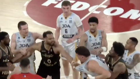 VIDEO ⟩ Hermeti koduklubi matšis Euroliiga meeskonnaga läksid rusikad käiku