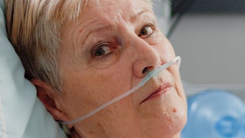 USKUMATU ⟩ 84-aastasele Kanada naisele pakuti EMOs ravi asemel eutanaasiat