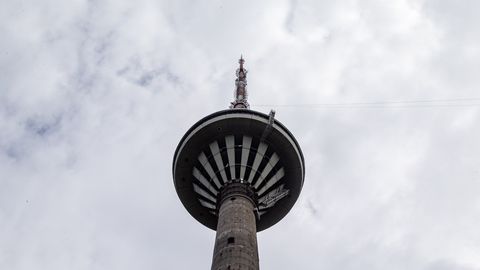 VIDEO ⟩ Ootamatu hetk Tallinna teletornis: see oli ajalooline, sest seni on seda tehtud ikka ükshaaval