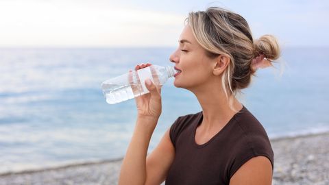 TEEME SELGEKS ⟩ Kas mineraalvett võib iga päev juua